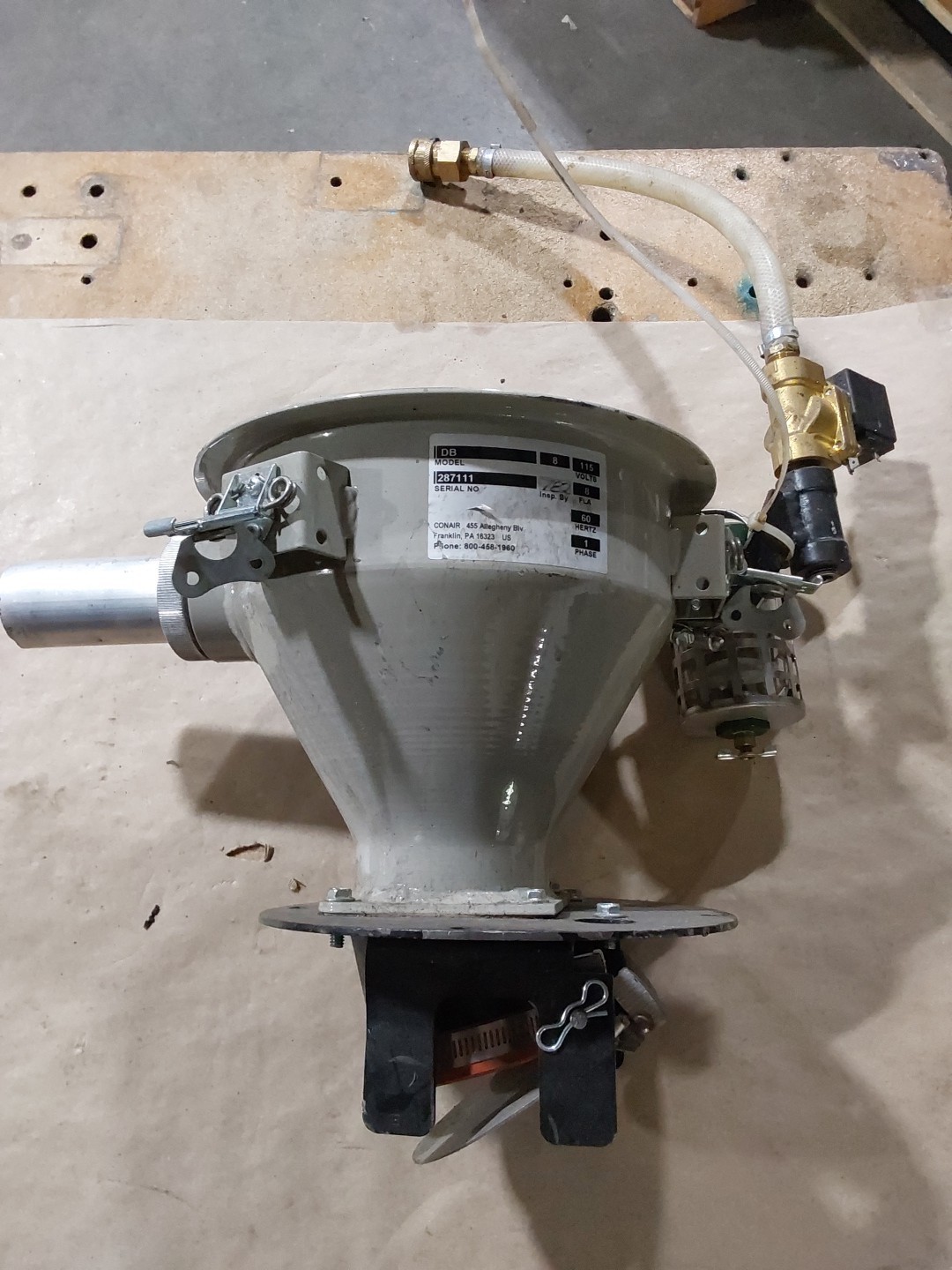 CONAIR, MATERIAL HOPPER MODEL DB 8, With W3B20-000 VALVE **NO LID**