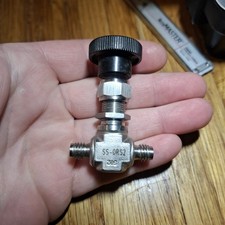 Swagelok WHITEY Model SS-ORS2 Bonnet Needle Valve  picture