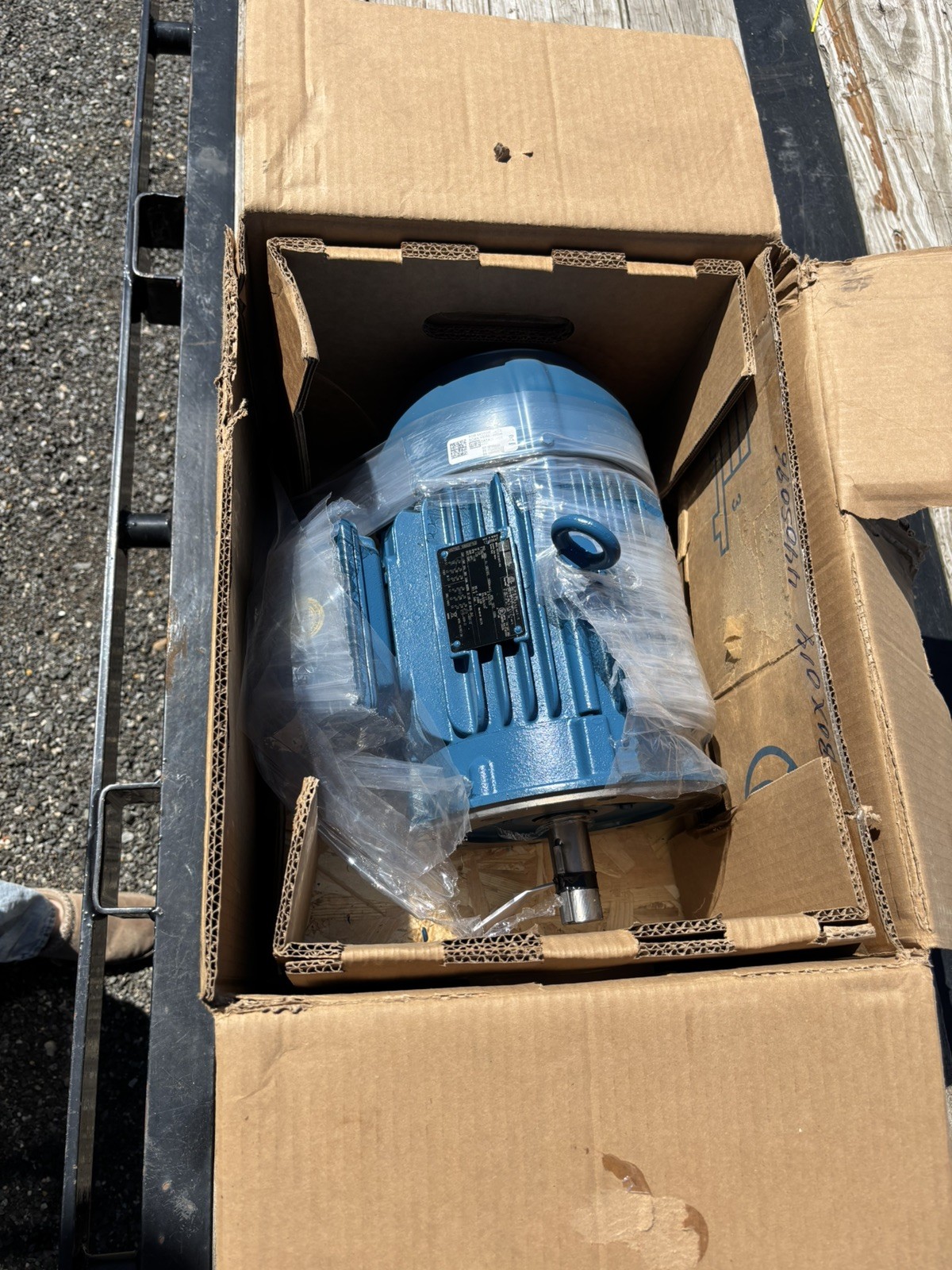 WEG NEMA Premium Efficiency 2 HP 06P 182/4TC 3Ph 230/460 380V 60HZ MOTOR WEG NEMA Premium Efficiency 2 HP 06P 182/4TC 3Ph 230/460 380V 60HZ MOTOR