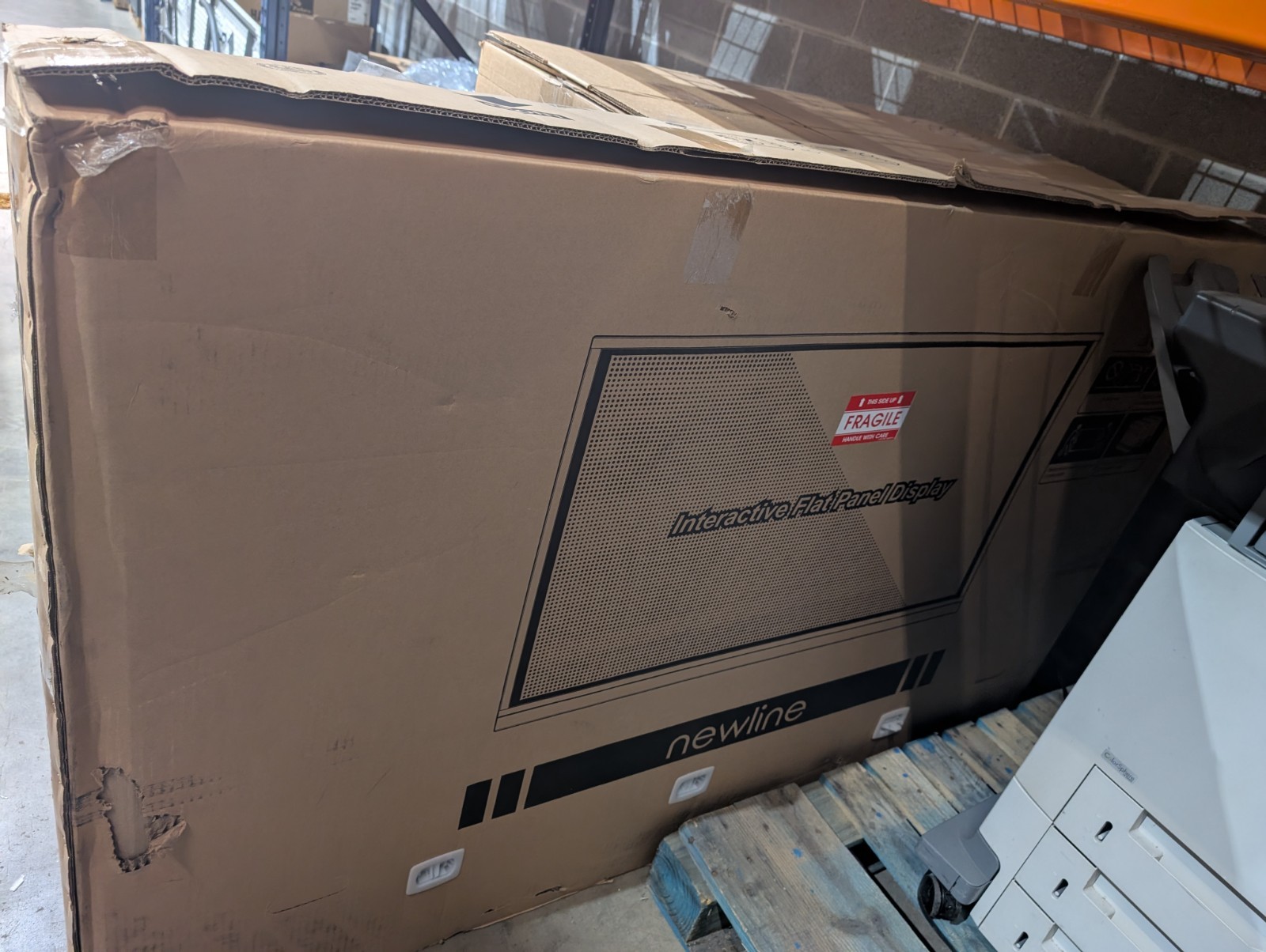 Newline Z Series TT-7522Z-UC 75\