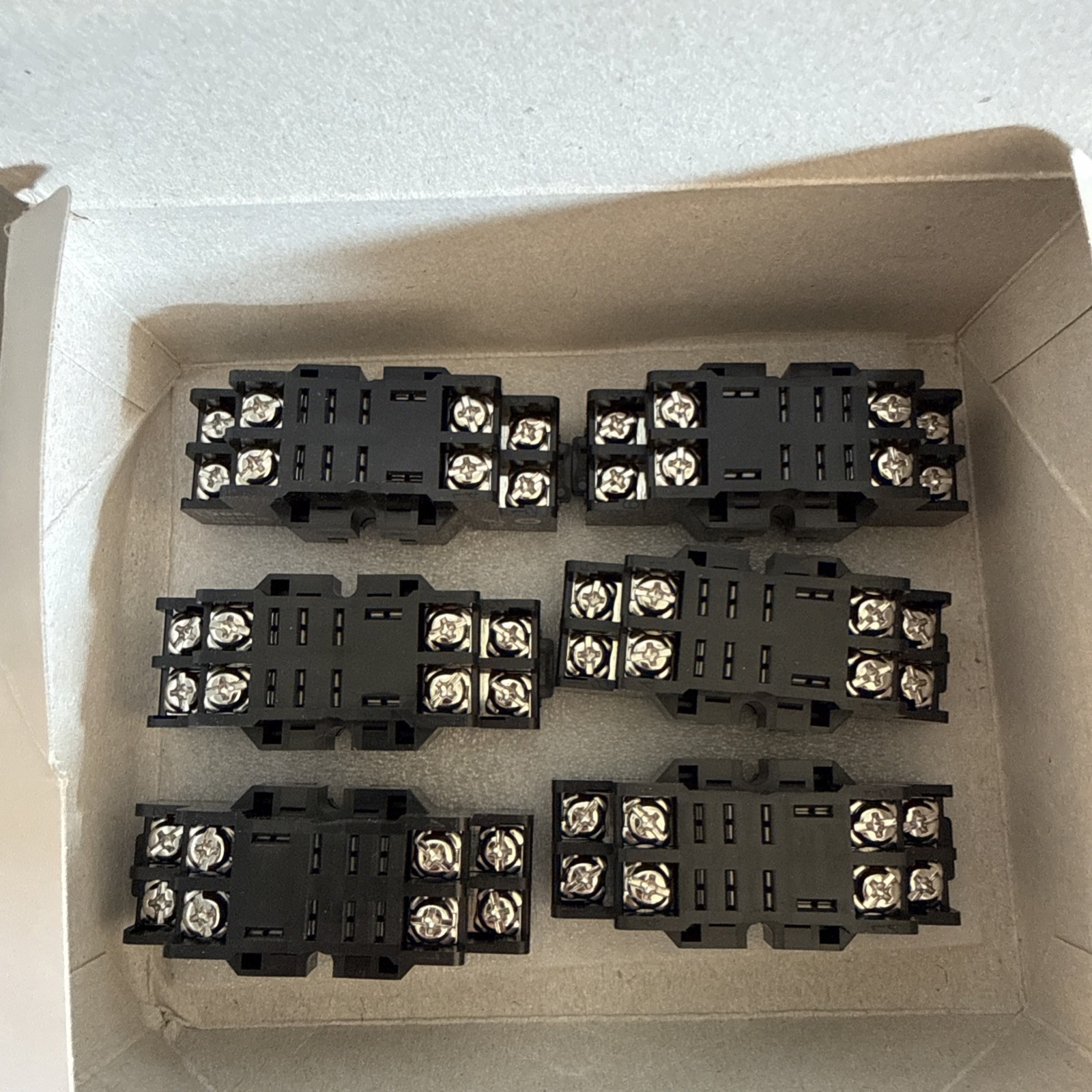 Lot of 10 IDEC Relay RH2B-U, DC24V Lot of 10 IDEC Relay RH2B-U, DC24V