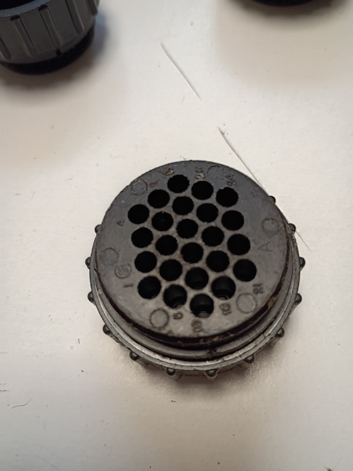Lot of 39 TE Connectivity 206837-1 Connector CONN PLG HSG FMALE 24POS INLINE Lot of 39 TE Connectivity 206837-1 Connector CONN PLG HSG FMALE 24POS INLINE