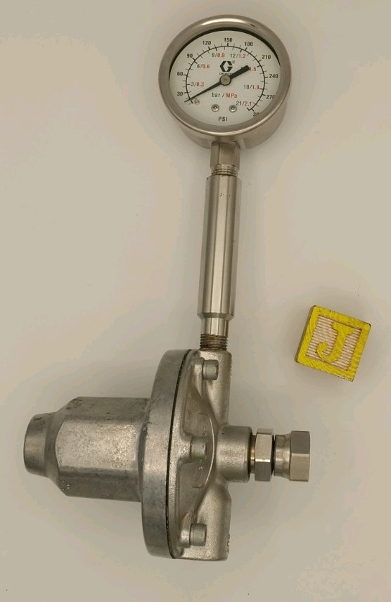 USED* GRACO 214706* LOW PRESSURE FLUID REGULATOR* STAINLESS STEEL* 3/8 PIPE* USED* GRACO 214706* LOW PRESSURE FLUID REGULATOR* STAINLESS STEEL* 3/8 PIPE*