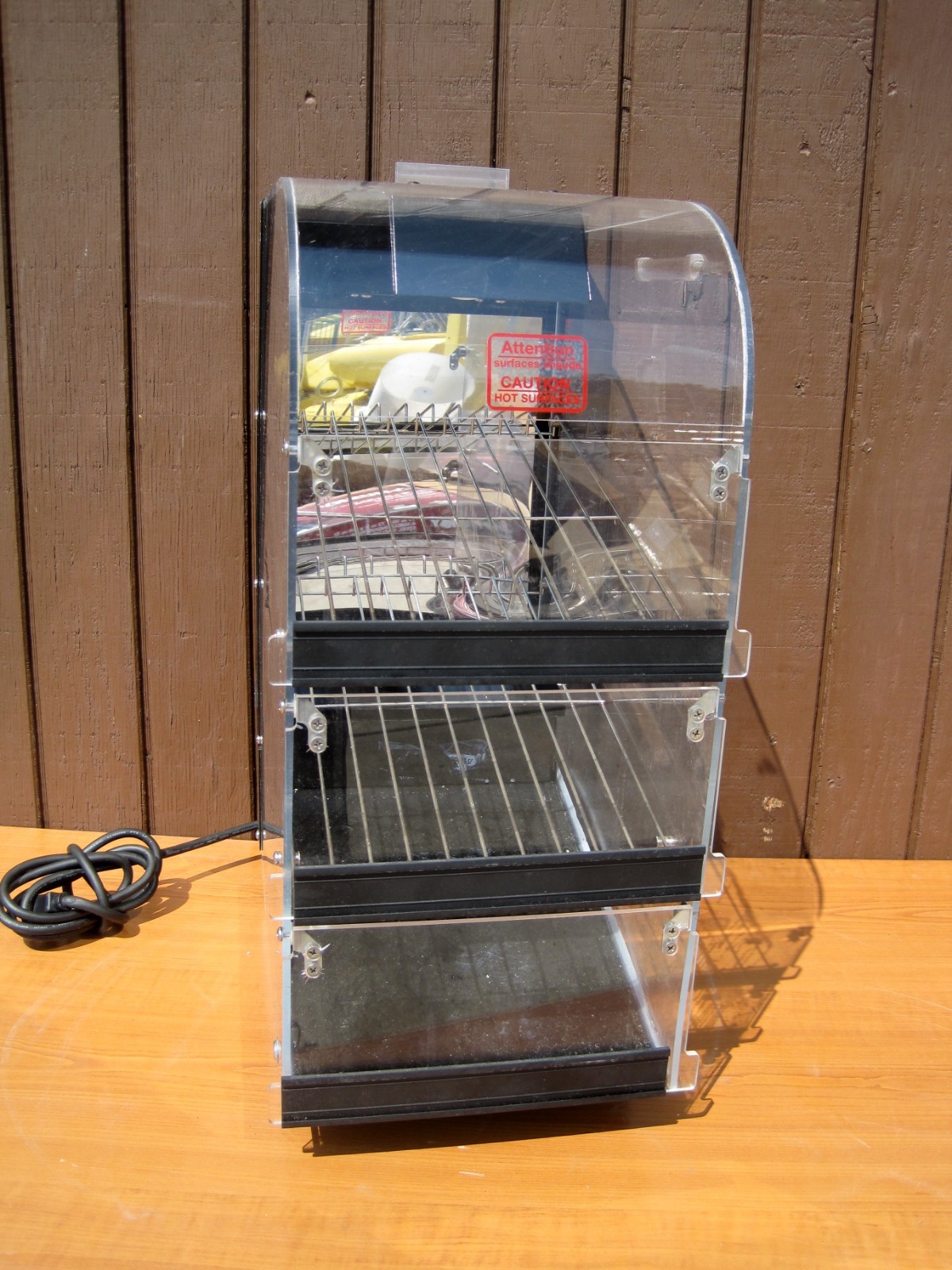 Wisco 780 Merchandising Cabinet & Food Warming Cookies/Sandwiches/Burritos 120v