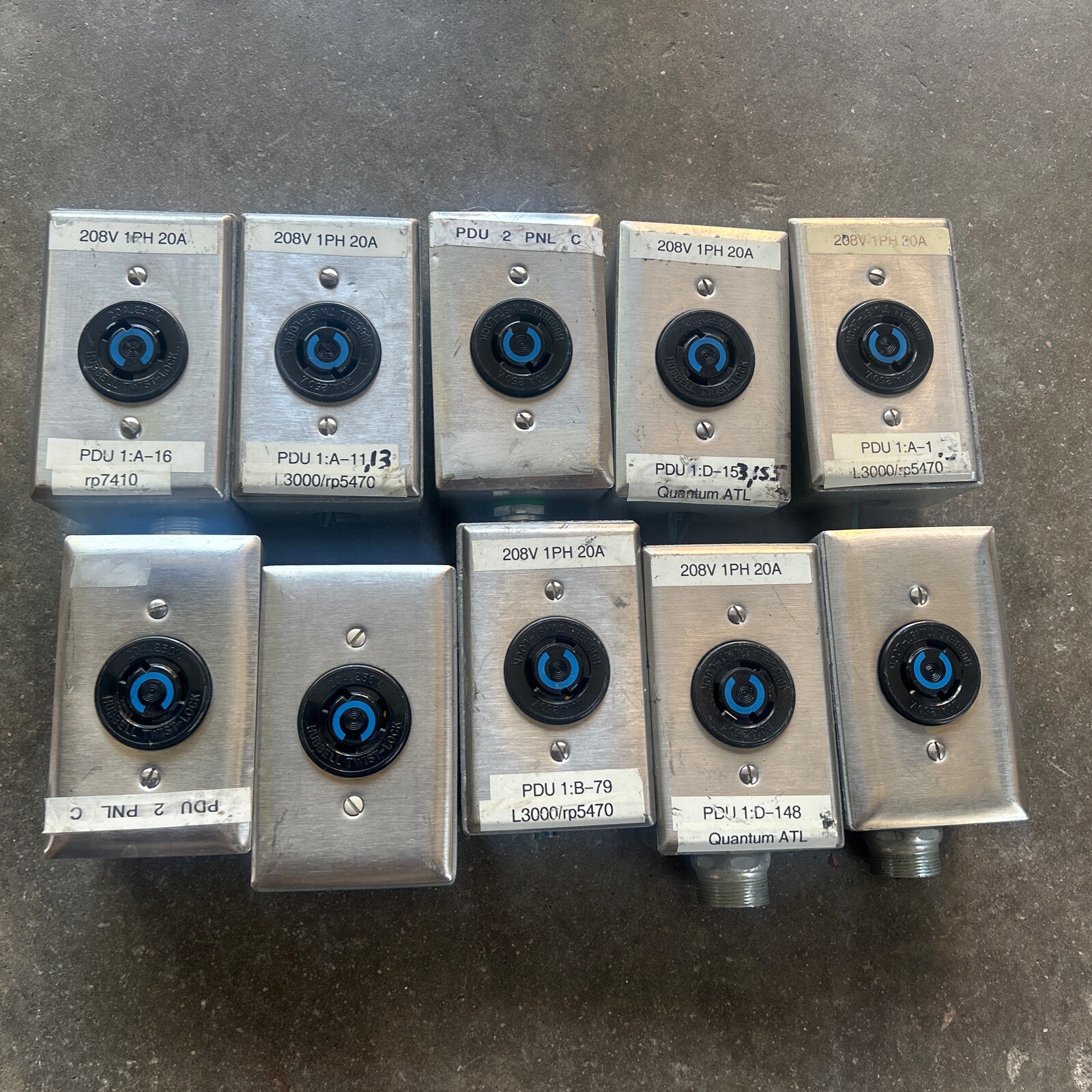 Lot Of 14 Hubbell Twist-Lock 20A 125V W/Thomas & Betts Housing & Stainless Cover Lot Of 14 Hubbell Twist-Lock 20A 125V W/Thomas & Betts Housing & Stainless Cover