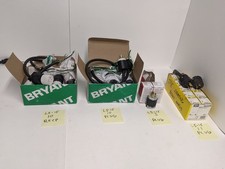 34 NEMA L5-15P L5-15R Twist-Lock Plugs Connectors Hubbell Bryant 15A 125V picture