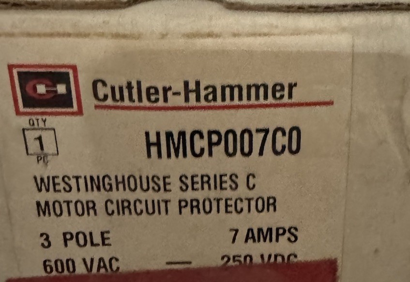 NEW CUTLER-HAMMER HMCP007C0C HMCP 7 AMP CIRCUIT BREAKER Series C *NEW*