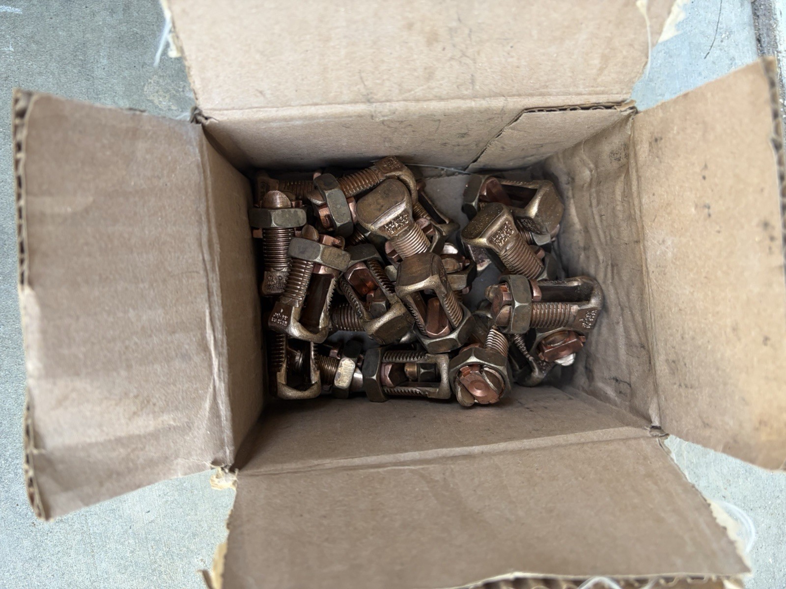 25 Burndy Split Bolt Connector, KS-26