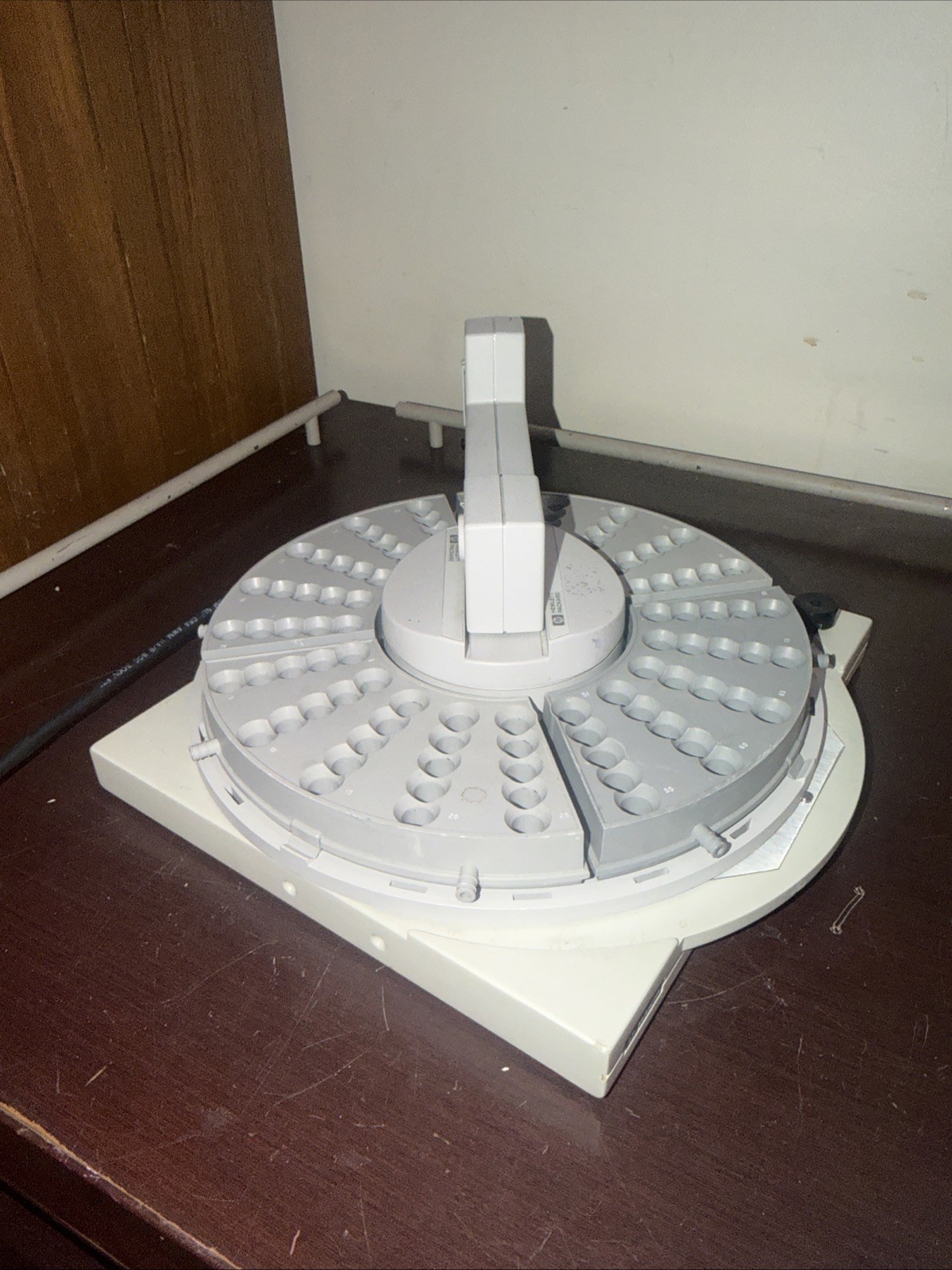 HP Hewlett Packard Agilent 18596M Autosampler Sample Tray