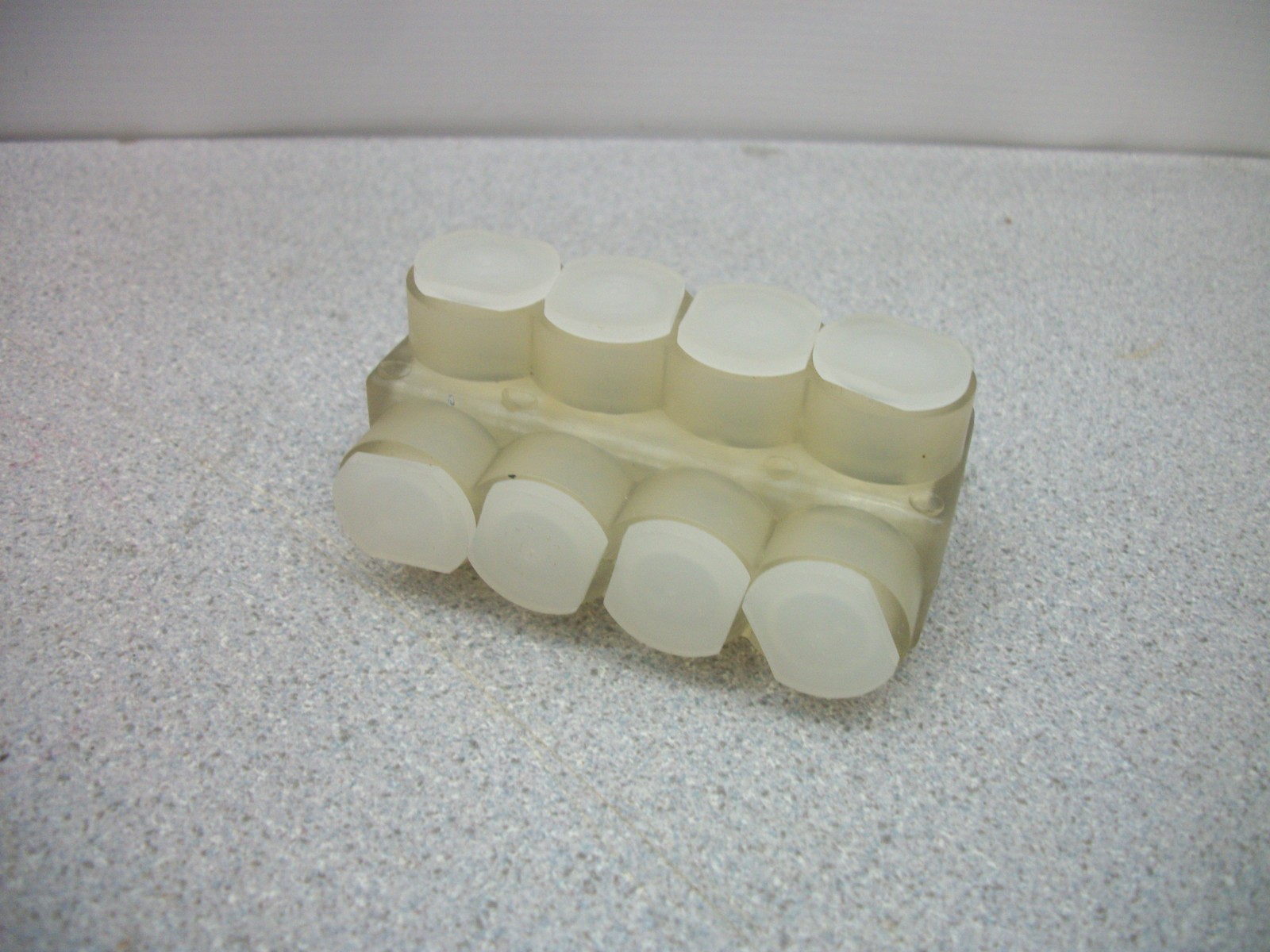BURNDY INSULATED MULTI-TAP WIRE CONNECTOR BIBS-2/0-4 #14AWG-2/OSTR NOB BURNDY INSULATED MULTI-TAP WIRE CONNECTOR BIBS-2/0-4 #14AWG-2/OSTR NOB