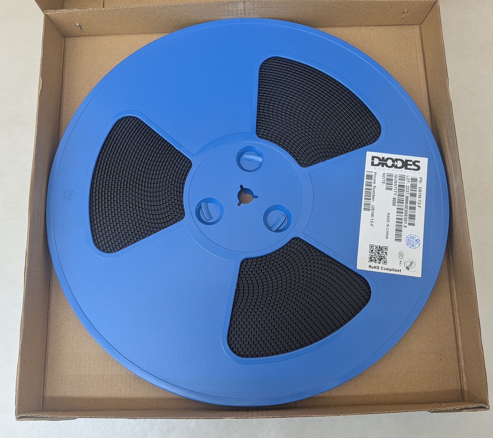 (Reel of 5000) Diodes US1M-13-F 1000V 1A Fast Recovery Rectifiers (Reel of 5000) Diodes US1M-13-F 1000V 1A Fast Recovery Rectifiers