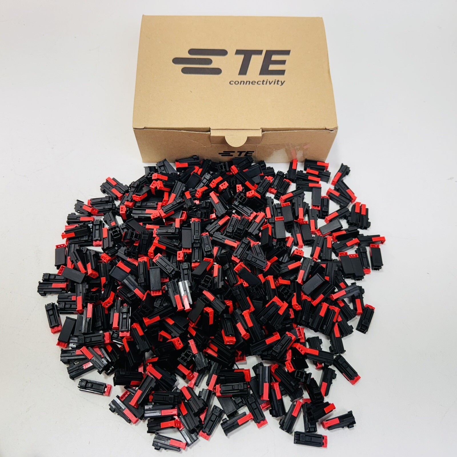 QTY 400 - TE Connectivity / AMP 1452598-1, Get .64 Connector System