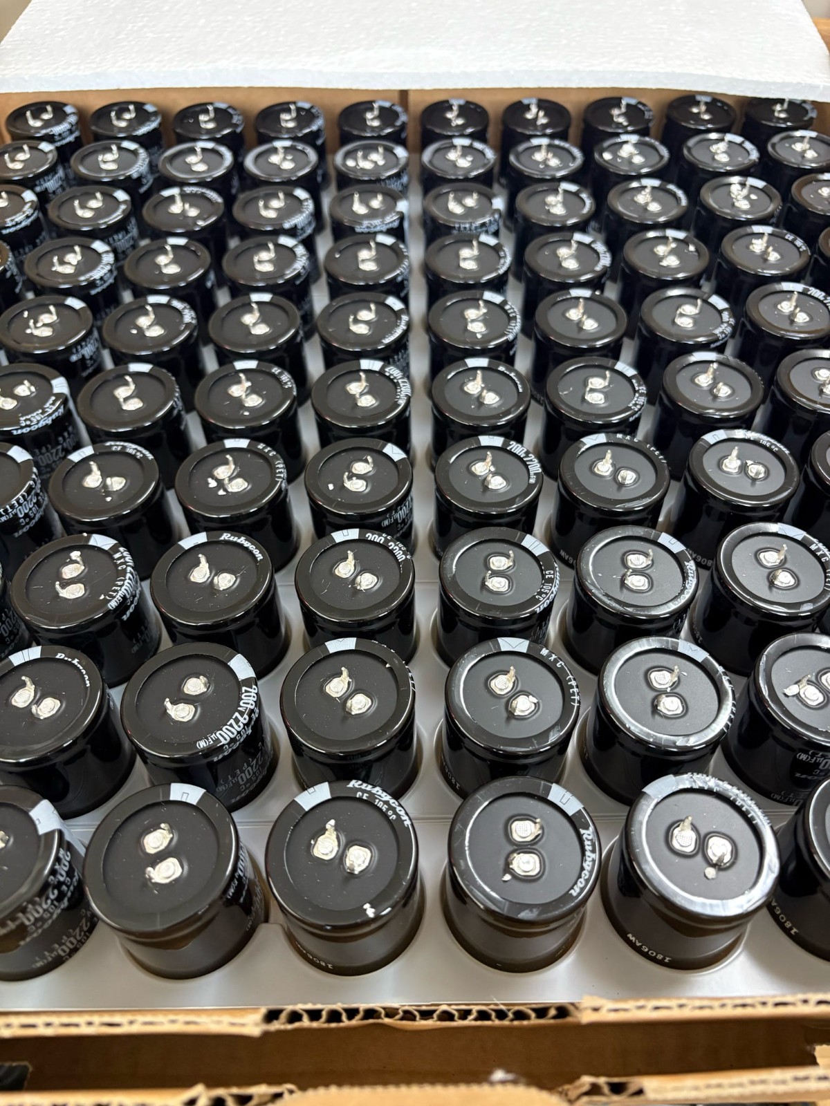 10x Rubycon 200V 2200uF Snap-In Aluminum Electrolytic Capacitor 105°C 35x50mm 10x Rubycon 200V 2200uF Snap-In Aluminum Electrolytic Capacitor 105°C 35x50mm