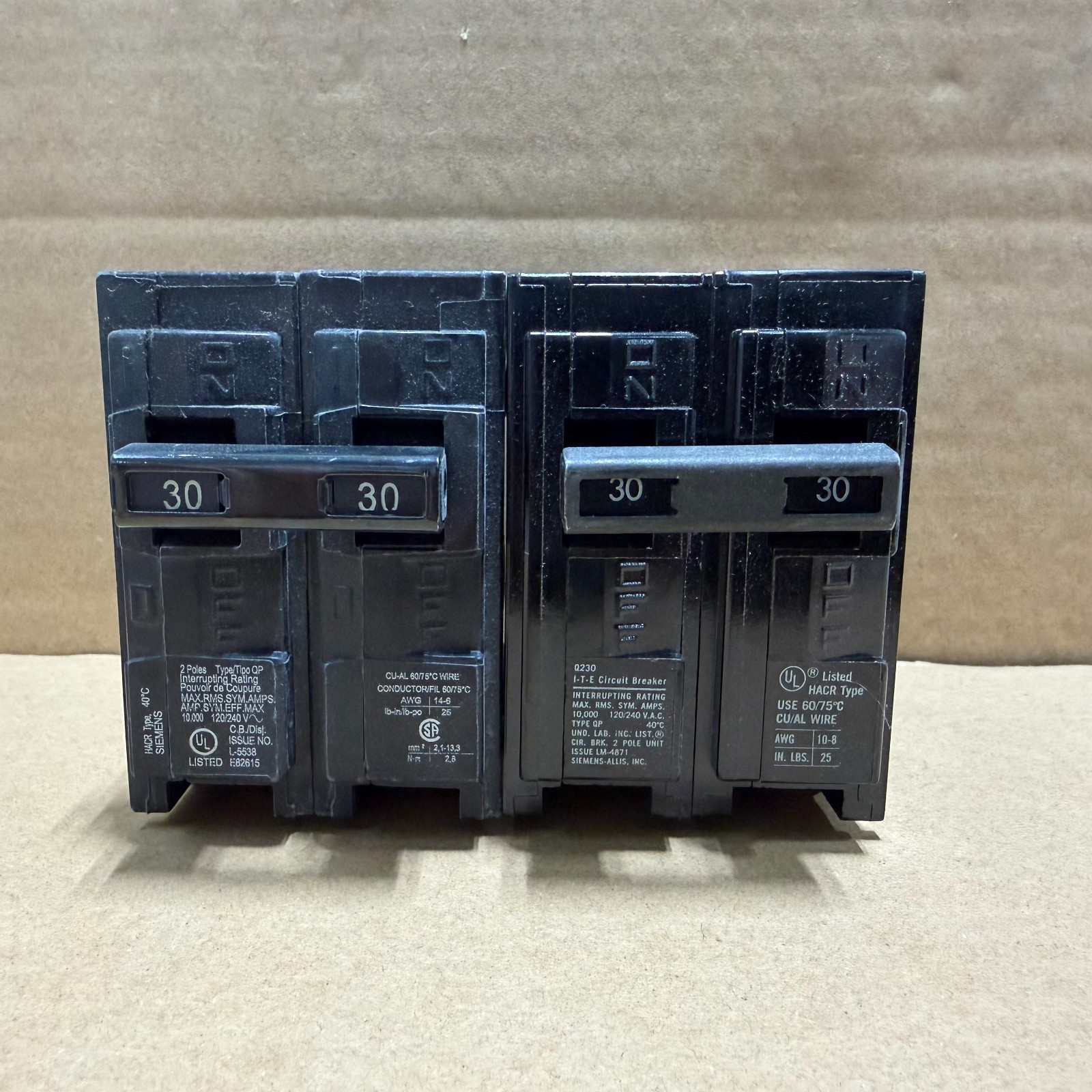 New Lot of 2 ITE Siemens QP Q230 2 Pole 30 Amp 120/240v Circuit Breaker NNB New Lot of 2 ITE Siemens QP Q230 2 Pole 30 Amp 120/240v Circuit Breaker NNB