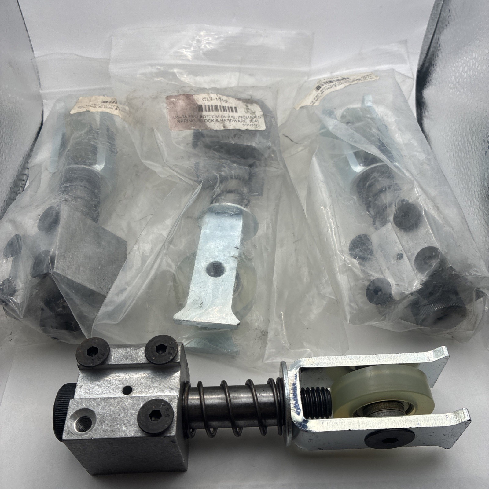 Lot of 4 Hunter Ditec DS18 FBO Bottom Guide Kits CL1-1010 Automatic Door NOS Pic Lot of 4 Hunter Ditec DS18 FBO Bottom Guide Kits CL1-1010 Automatic Door NOS Pic