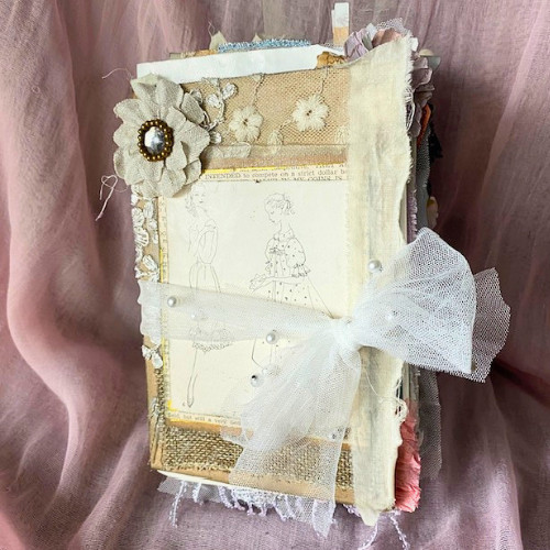 Handmade Vintage Junk Journal 200 Pages, 5 Signatures Heirloom Story Collection Handmade Vintage Junk Journal 200 Pages, 5 Signatures Heirloom Story Collection