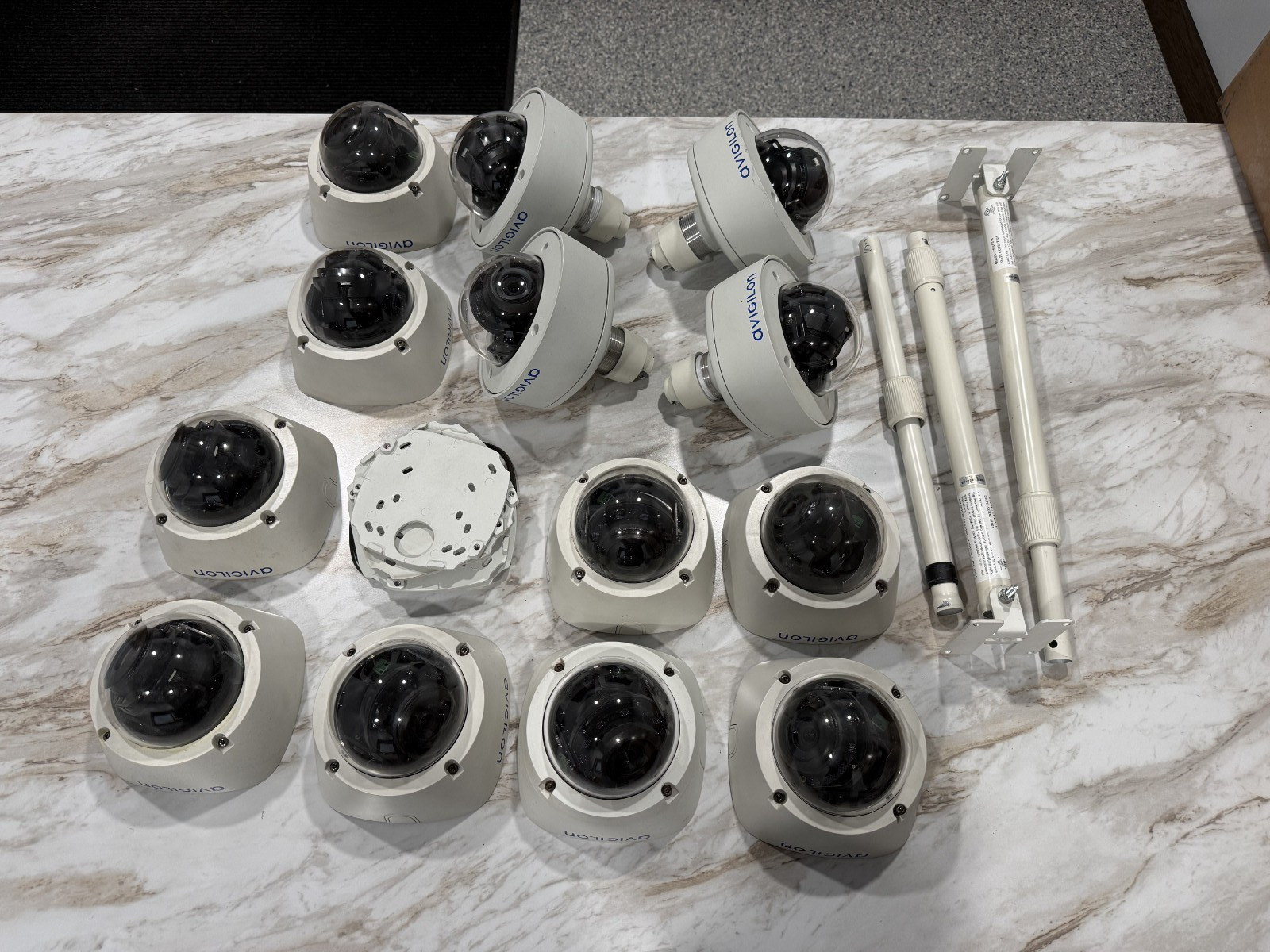 Avigilon 4.0C-H5A-D1-IR Dome Security Cameras Avigilon 4.0C-H5A-D1-IR Dome Security Cameras