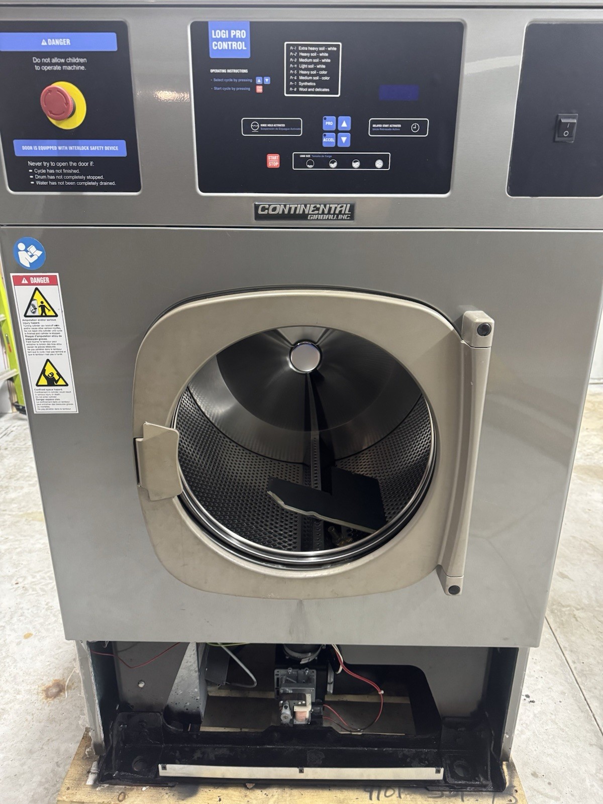Continental Girbau 55lb 208/240 1/3 Phase Opl Washer. Continental Girbau 55lb 208/240 1/3 Phase Opl Washer.