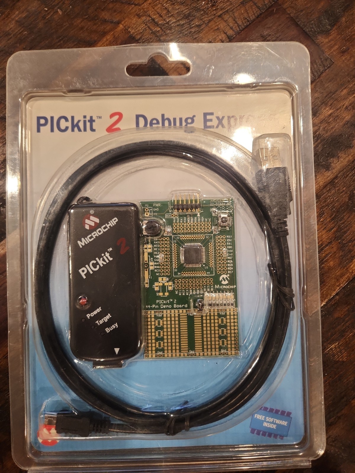 Microchip Technology PICkit 2 Microcontroller DV164121 Starter Kit Microchip Technology PICkit 2 Microcontroller DV164121 Starter Kit