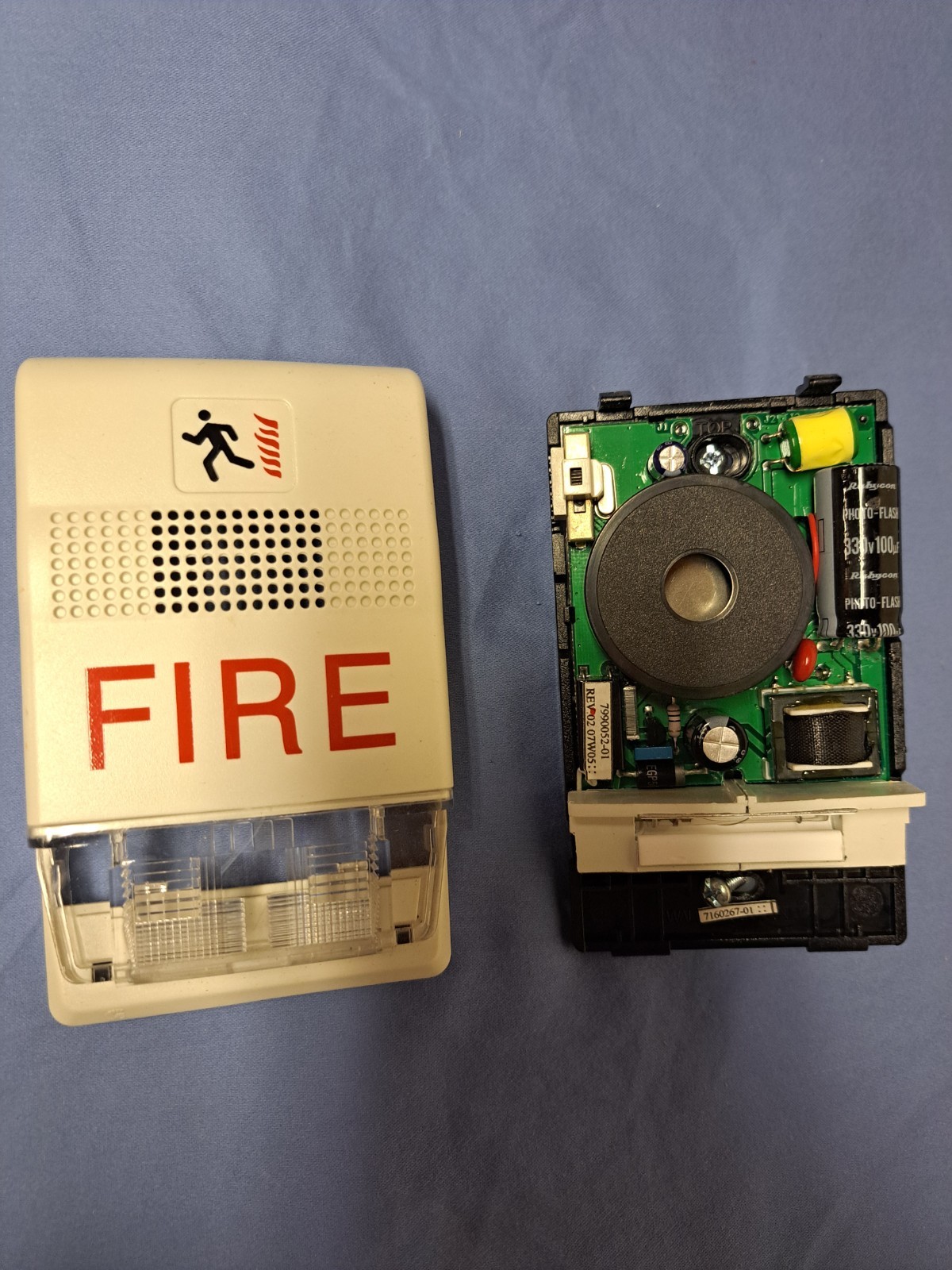 Est Edwards G1F-HDVM Fire Alarm /Horn Strobe Wall Mount, White. USED Est Edwards G1F-HDVM Fire Alarm /Horn Strobe Wall Mount, White. USED