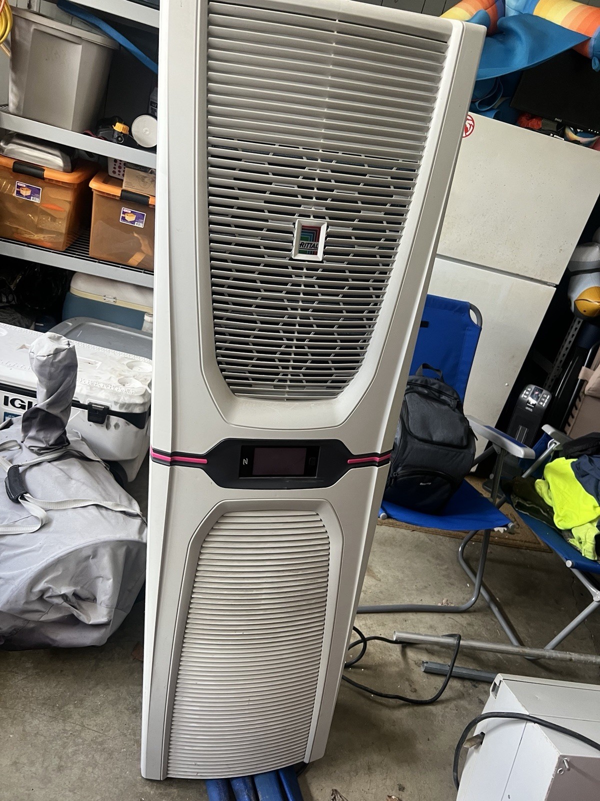 Wall Mounted IT RACK COOLING UNIT Wall Mounted IT RACK COOLING UNIT