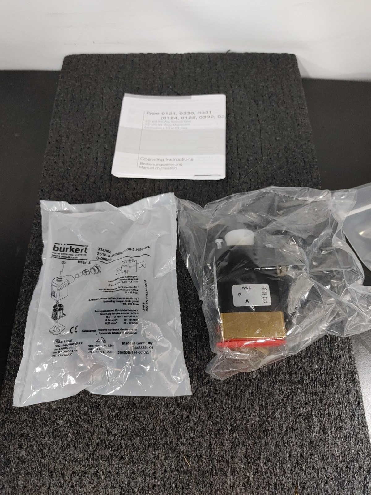 BURKERT Type 0331 Direct Acting Pivoted Armature Valve with 314802 Plug A