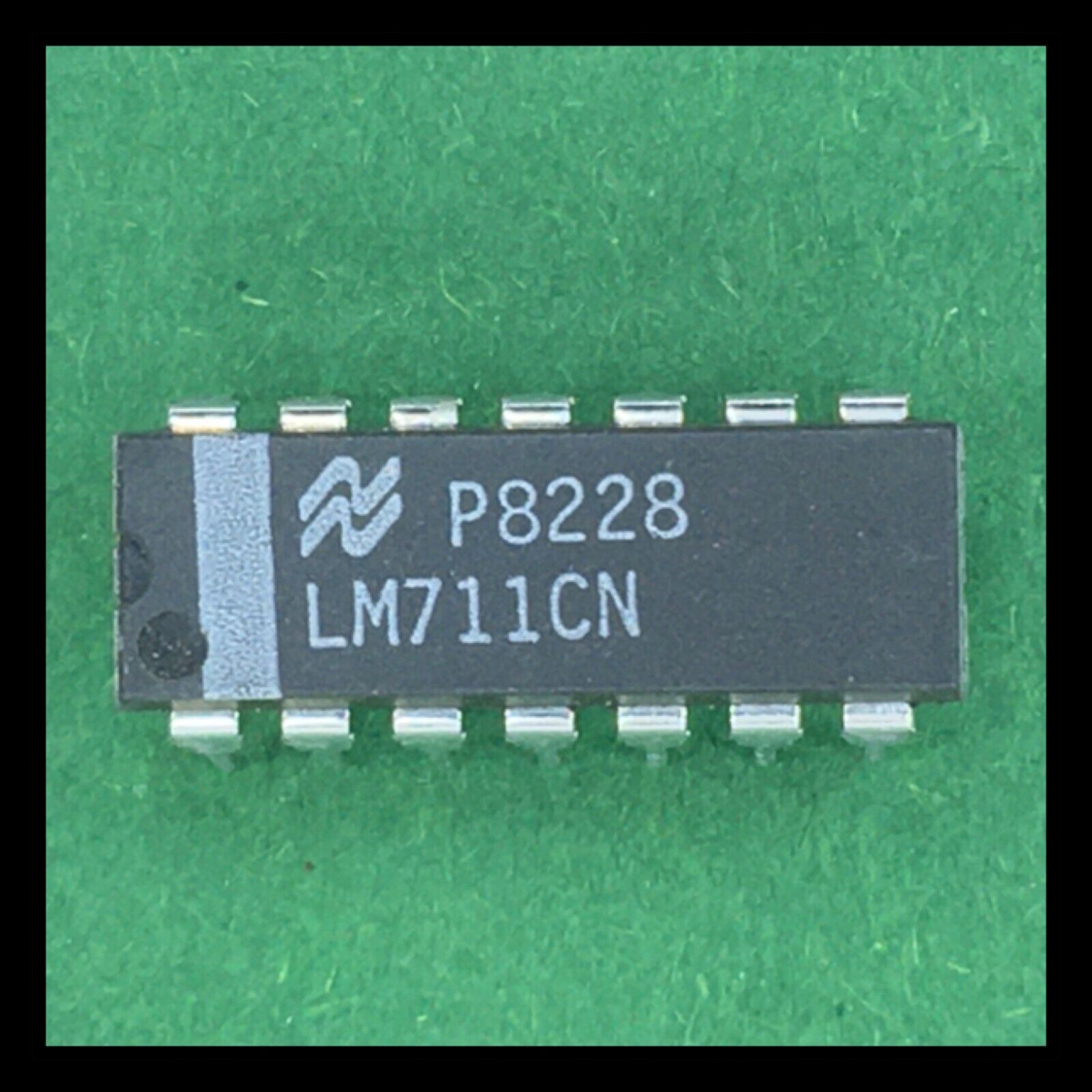 LM711CN National Semiconductor Dual Voltage Comparator NOS IC LM711 x1pc