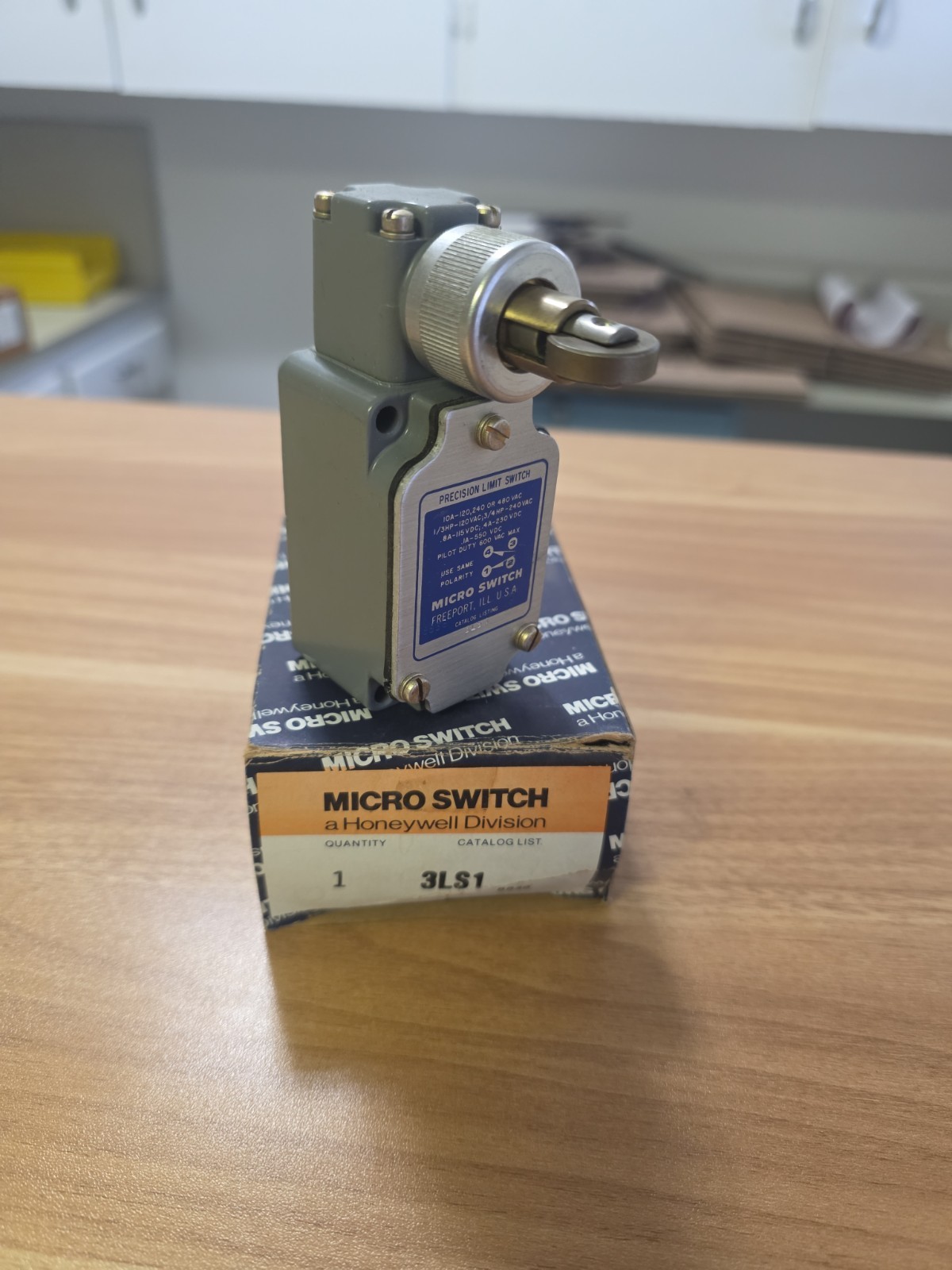 NOS Honeywell  3LS1 Limit Switch
