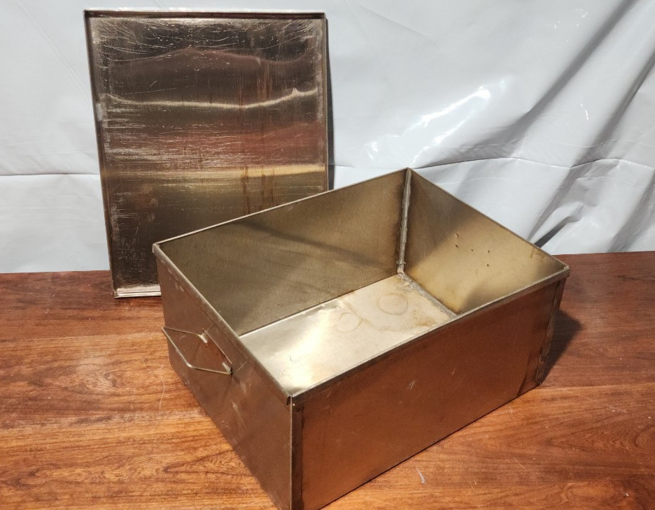 Vintage Stainless Steel Petri Dish Sterilization Box Autoclave Lab Storage Lid Vintage Stainless Steel Petri Dish Sterilization Box Autoclave Lab Storage Lid