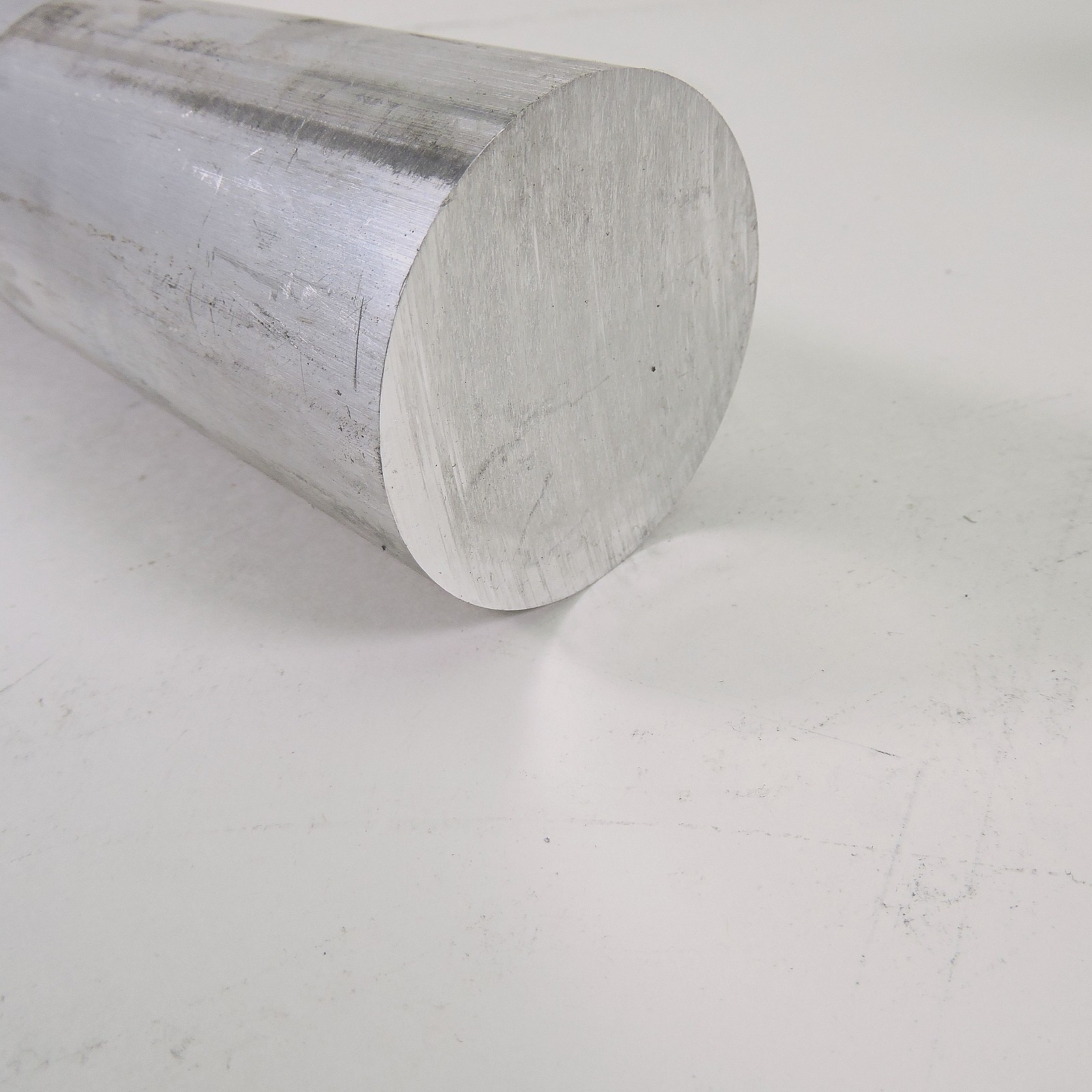 2.5 Diameter Aluminum Round Bar 6061 T6511 Length 3.75 inches QTY 1SKU1043 2.5 Diameter Aluminum Round Bar 6061 T6511 Length 3.75 inches QTY 1SKU1043