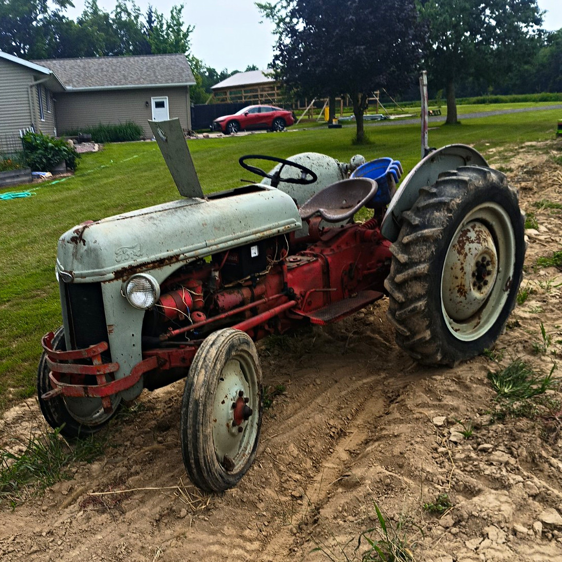 Ford 8N Farm Tractor 2WD Gasoline 4-Cyl Manual Transmission