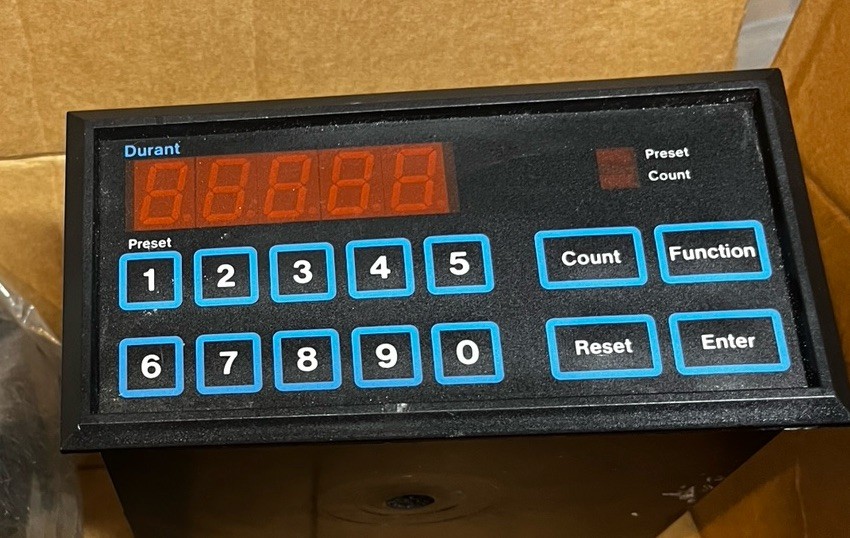 EATON DURANT COUNT TOTALIZER Model 5882-1 PN 58821-400 EATON DURANT COUNT TOTALIZER Model 5882-1 PN 58821-400