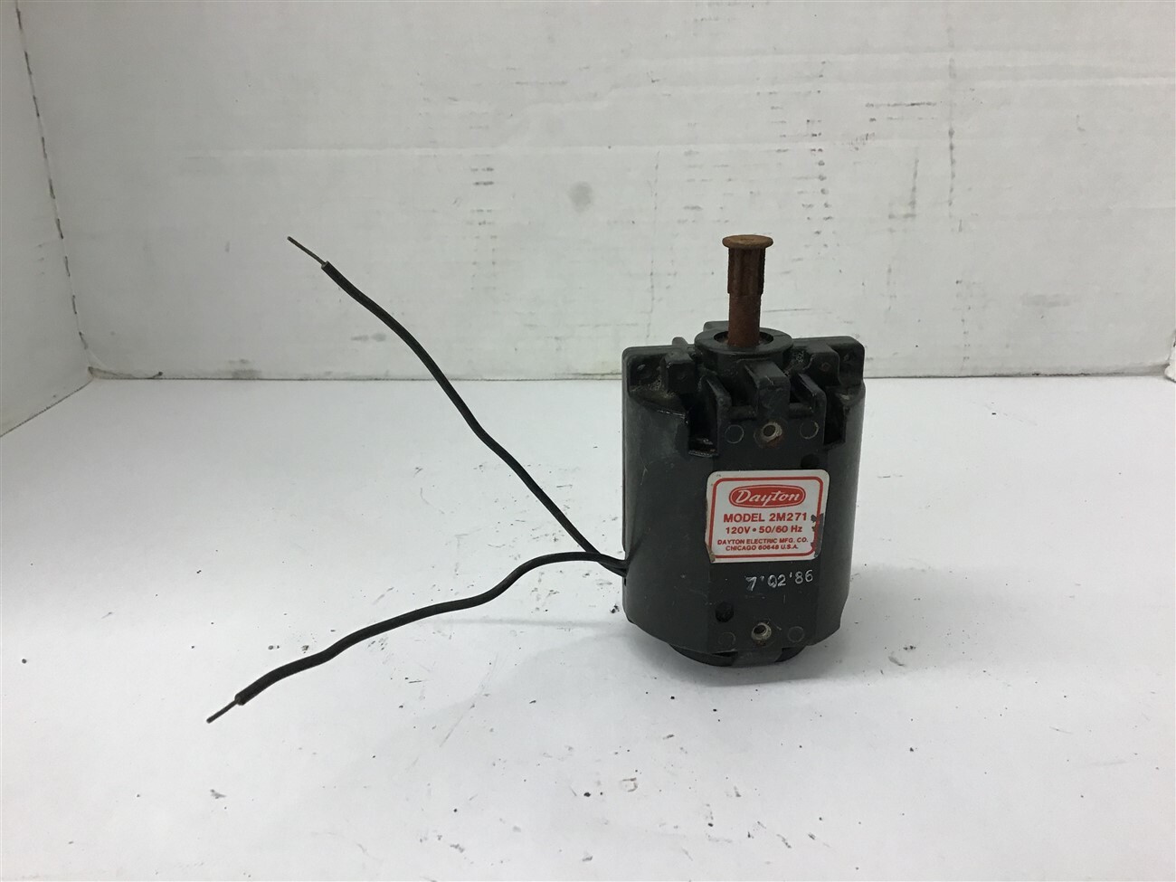 Dayton 2M271 120 volts 50/60 HZ Dayton 2M271 120 volts 50/60 HZ