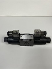 HYVAIR D03 VALVE D03SD-2C-24D-35 DOUBLE SOLENOID DIRECTIONAL VALVE picture