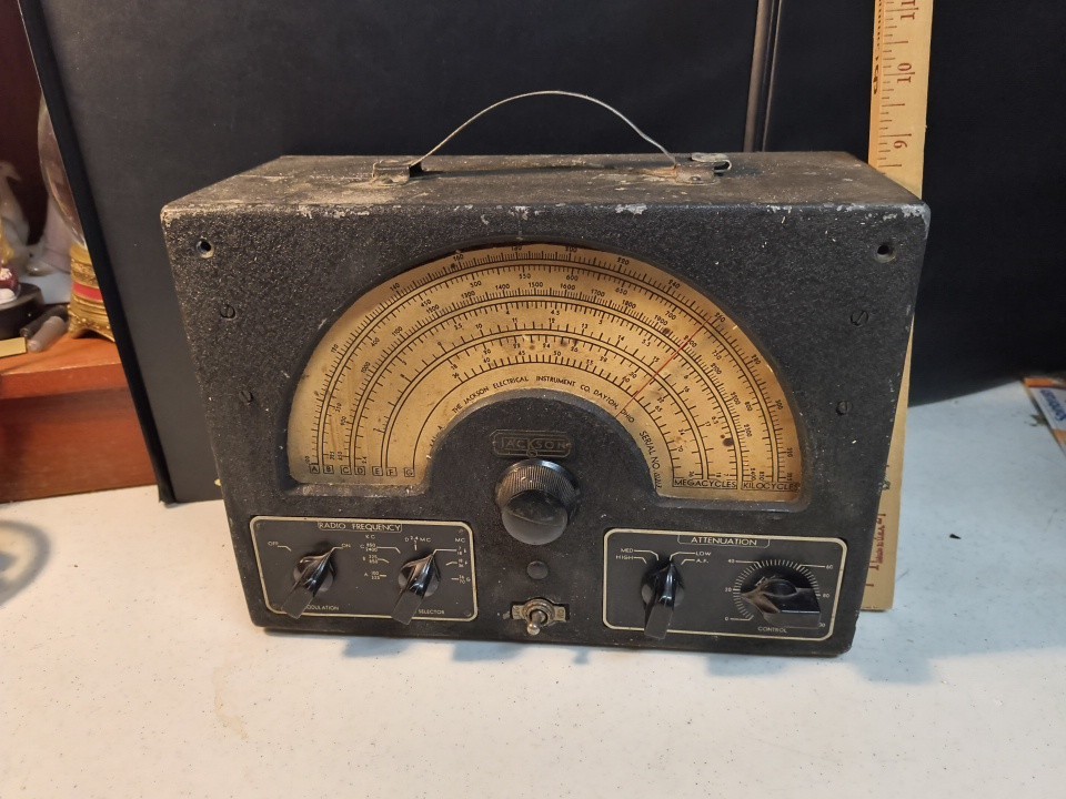 Vintage Jackson Signal Generator Tester with Tubes Untested