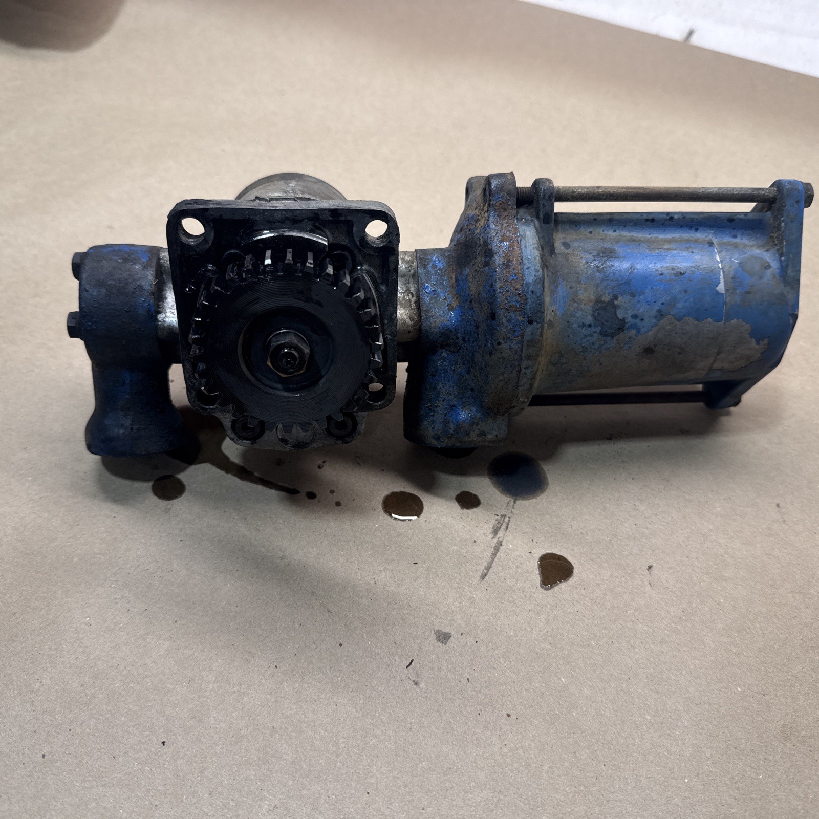 Ford 1500 Tractor Hydraulic Pump