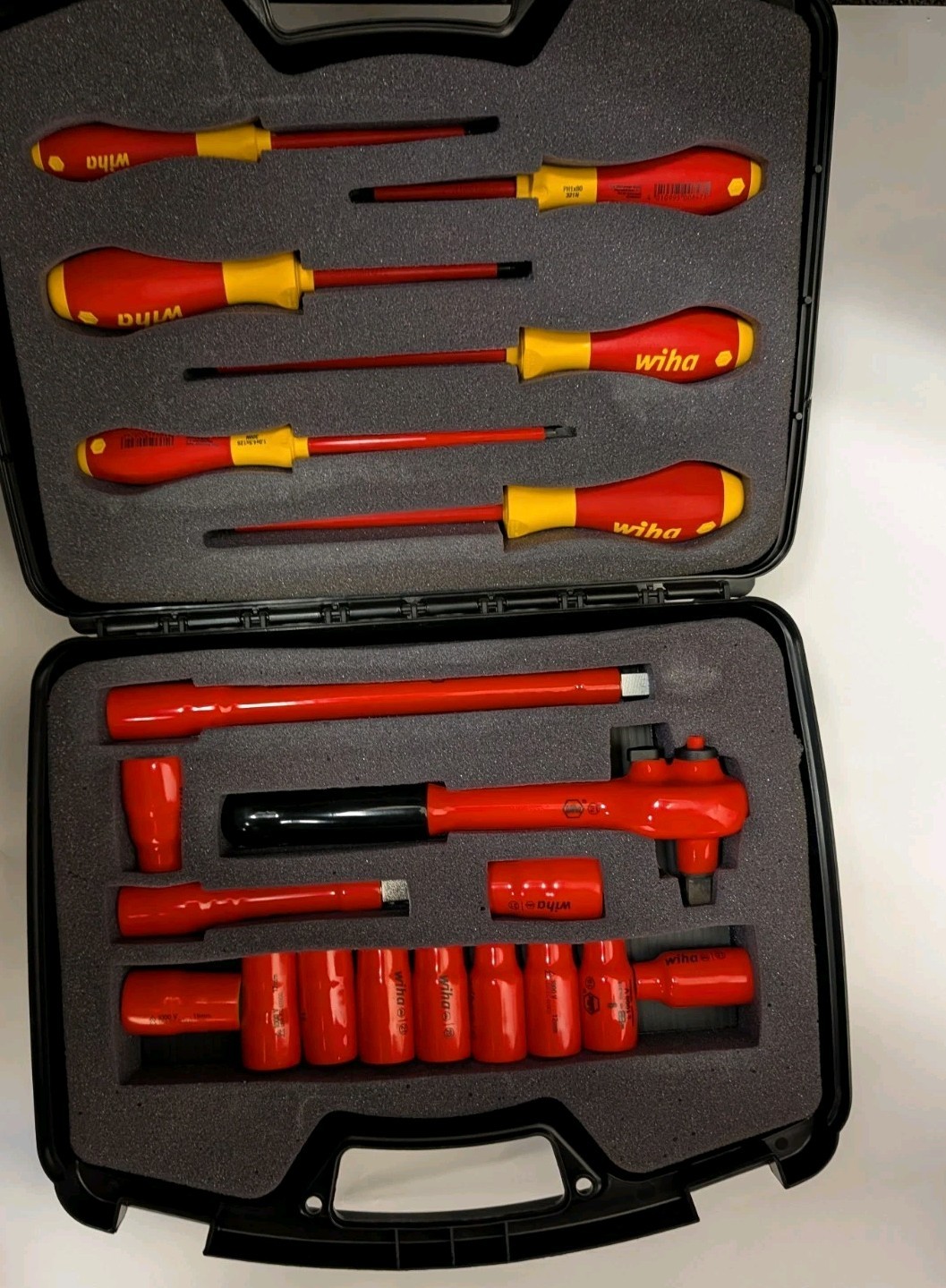 Brand New Set Wiha 31691 24 Piece Insulated Tool Set Sockets Ratchet Brand New Set Wiha 31691 24 Piece Insulated Tool Set Sockets Ratchet