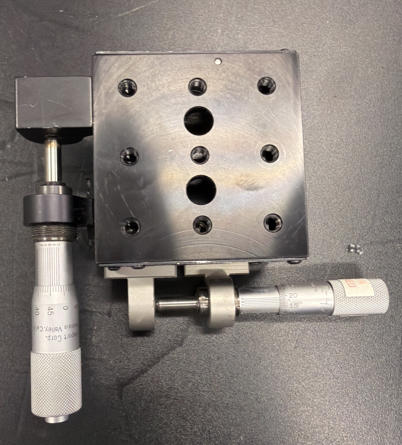 Newport 423 & 421 XY Precision Linear Translation Stage Starrett Micrometer 3X3 Newport 423 & 421 XY Precision Linear Translation Stage Starrett Micrometer 3X3